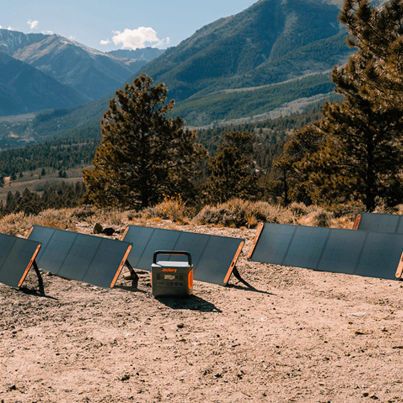 Jackery 200W solar panel to recharge Jackery power station